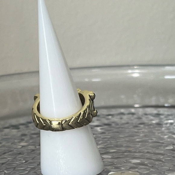 Heidi Daus 🆕 “Fine Line” Clear Size 9 Crystals Ring - Picture 6 of 7